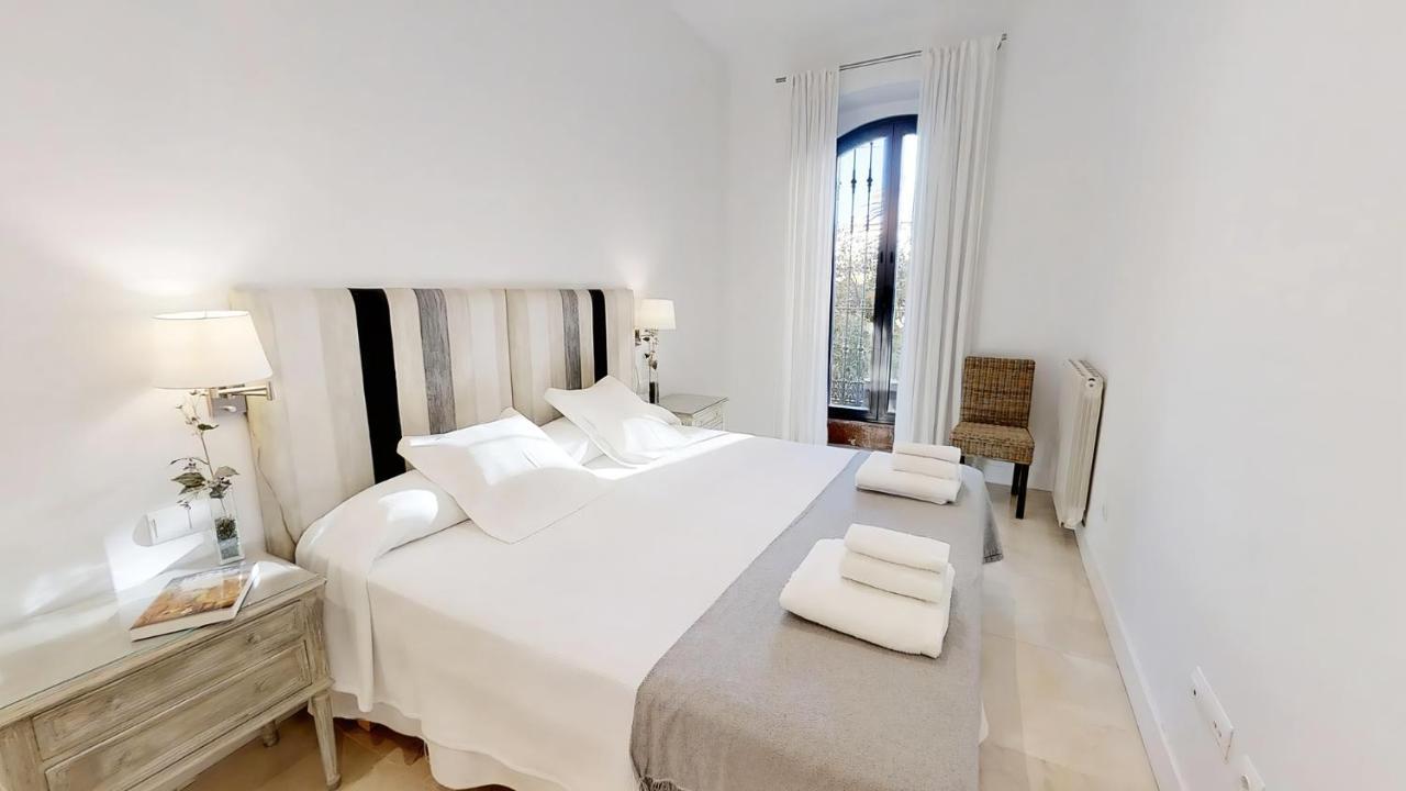 Sevilla Luxury Rentals - Alcazar Екстер'єр фото