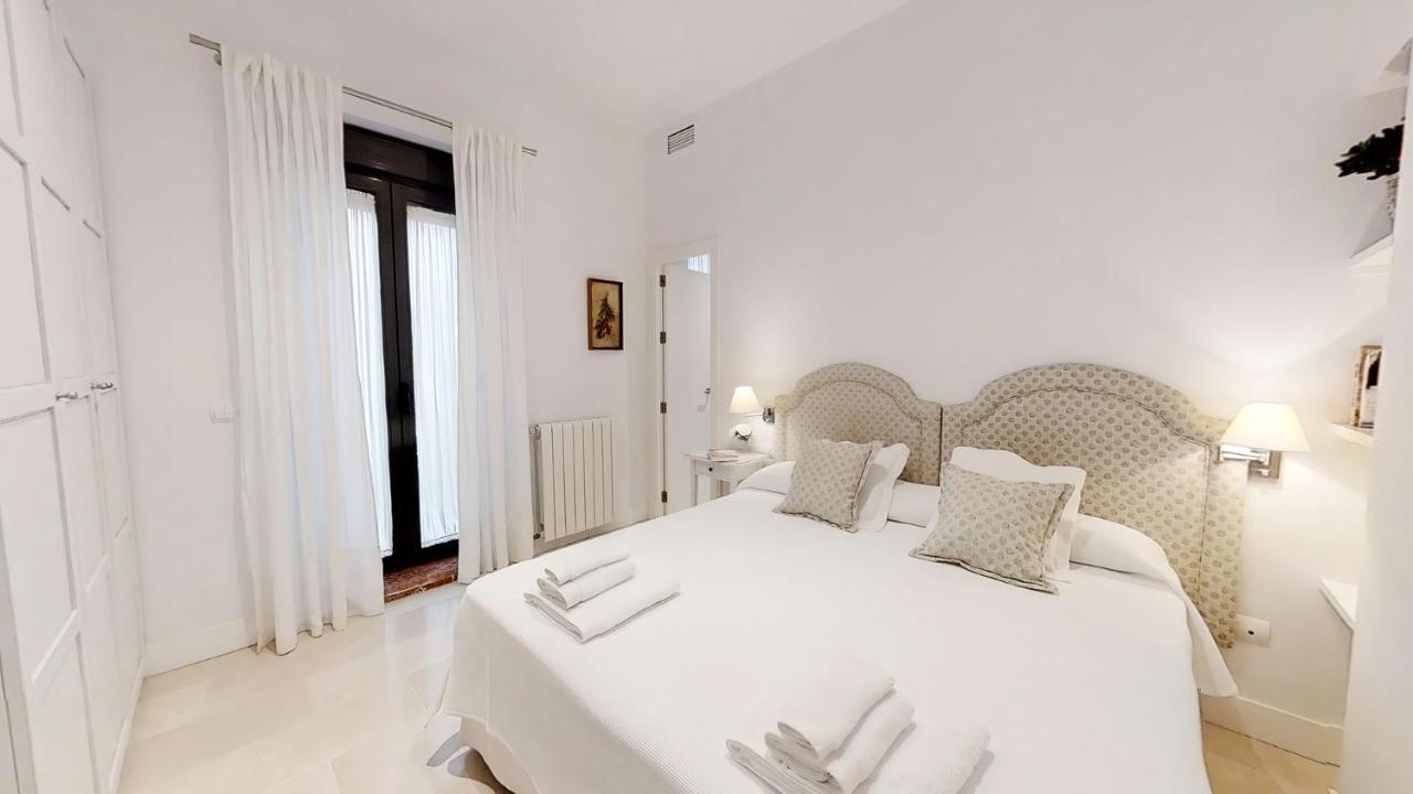 Sevilla Luxury Rentals - Alcazar Екстер'єр фото